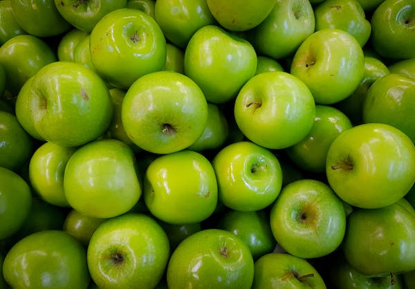 What is the Nutritional Value of Green Apple and Is Green Apple Healthy for You?