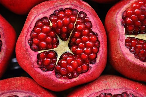 What is the Nutritional Value of Pomegranate Seeds and Are Pomegranate Seeds Healthy for You?