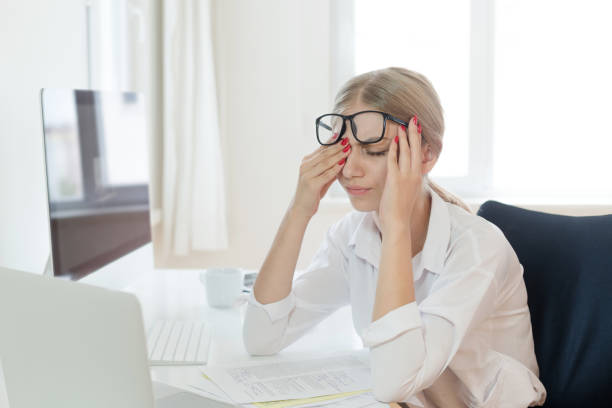 What are the Symptoms of Eye Headache and the Treatment for Eye Headache?