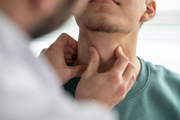 What are the Symptoms of White Spots on Throat and the Treatment for White Spots on Throat?