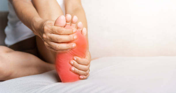 What are the Symptoms of Numbness in Hands and Feet and the Treatment for Numbness in Hands and Feet?